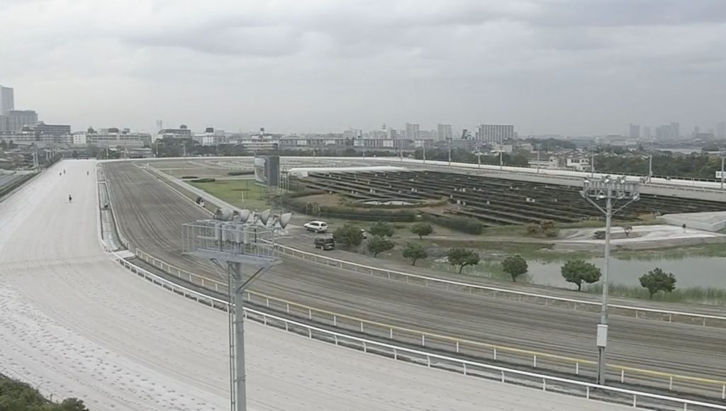 オーストラリア産の白砂になった船橋競馬場